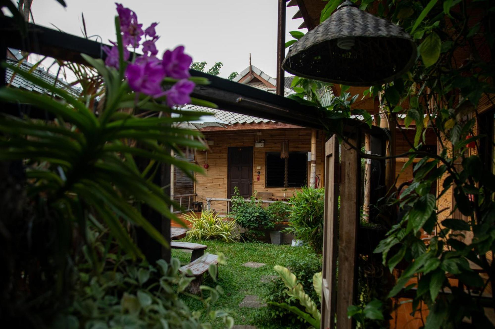 Boutique Hotel & Restaurant, Jaidee Bamboo Huts 치앙마이 외부 사진